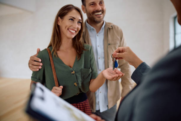 En 2025, il est tout à fait possible de renégocier son crédit immobilier. En effet, cette démarche permet d’alléger les mensualités.