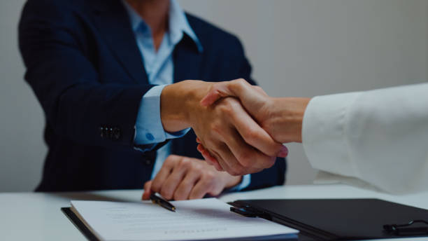 Lorsque l’on contracte un prêt pour acheter un bien, certaines garanties sont incontournables. Ainsi, comprendre quelles