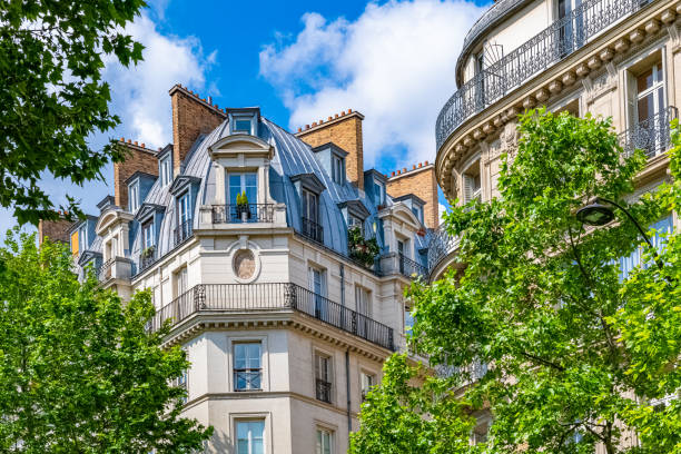 Investir dans l'immobilier locatif offre des avantages fiscaux attractifs, notamment grâce à la loi Pinel. Ainsi, cette mesure permet