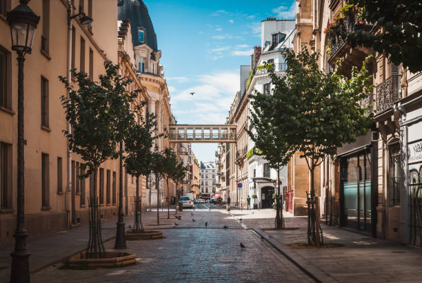 L'investissement immobilier locatif peut sembler séduisant, cependant il comporte des risques réels. Tout d'abord, la vacance locative