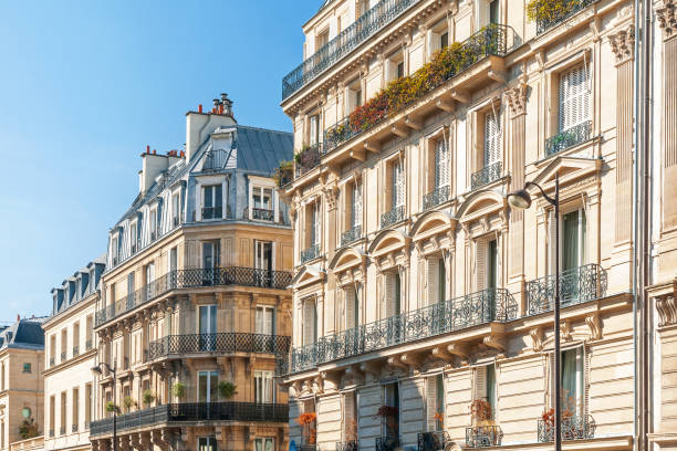 La location vide désigne la mise en location d'un logement sans mobilier ou équipement particulier fourni par le propriétaire.
